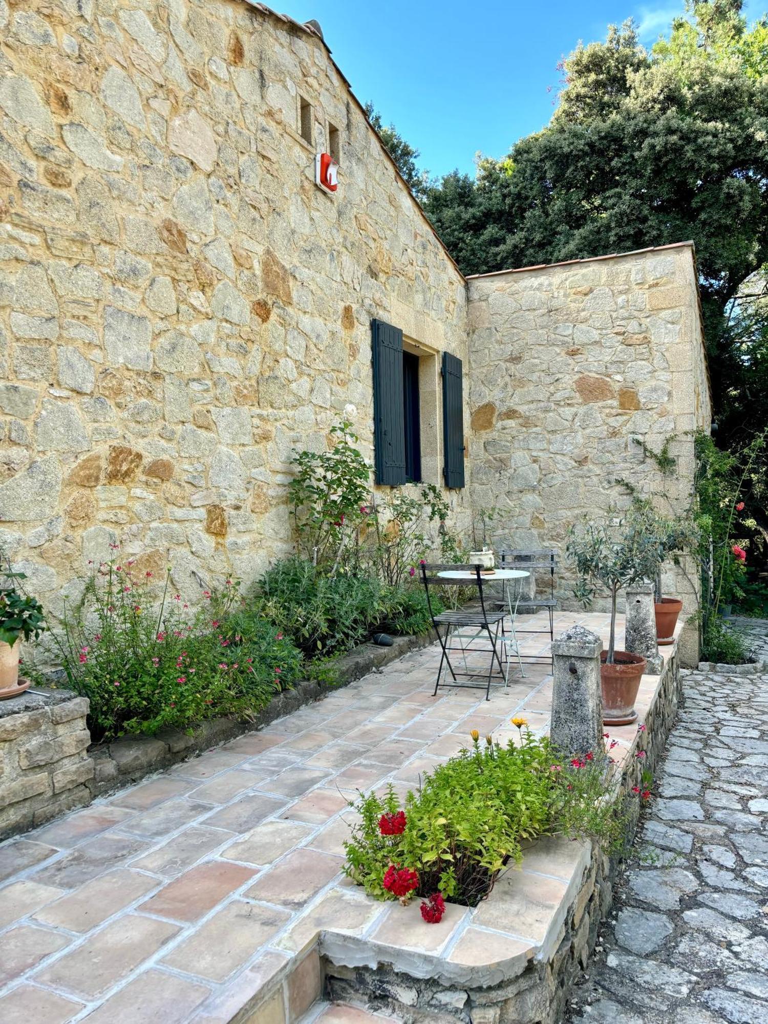 Maison Terre De Lune Mondragon Exteriör bild